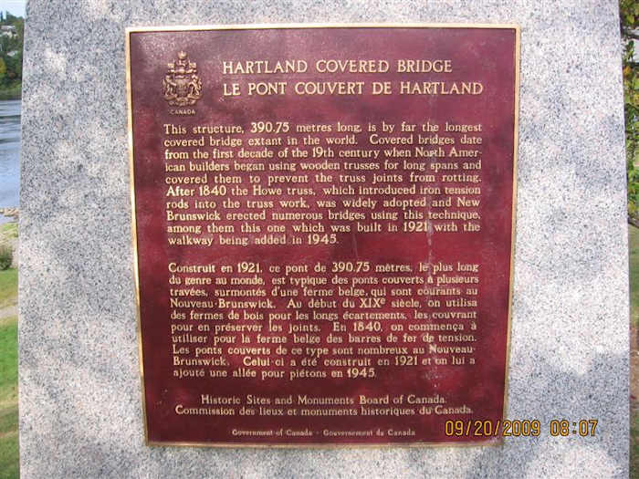 Hartland Bridge bilingual sign