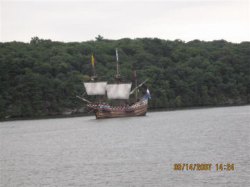 Halfmoon Replica Under Sail