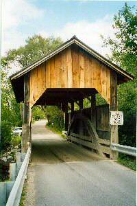 Holmes Creek Bridge VT-04-01 Photo by Chuck & Nancy Knapp, 7/28/03
