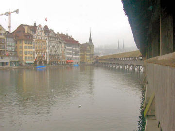 Kapellbrücke in Luzern. Photo by Gregor Wenda
