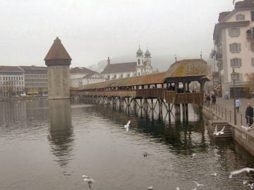 Kapellbrücke inr Luzern. Photo by Gregor Wenda