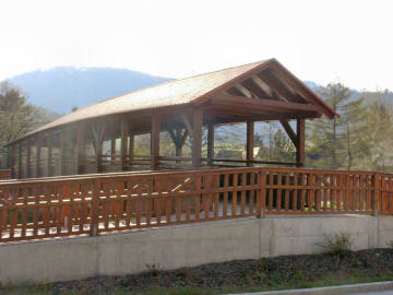 Covered Bridge in Enzesfeld, Austria Photos by Gregor Wenda May 8, 2005