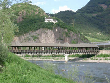 Bolzano, South Tyrol Covered Bridge Photos by Gregor Wenda July 3, 2005